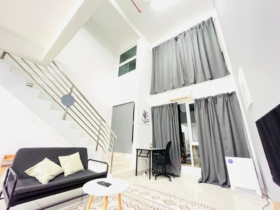 Minimalist Loft5 Decentrum Wifinetflix Kajang Bagian luar foto